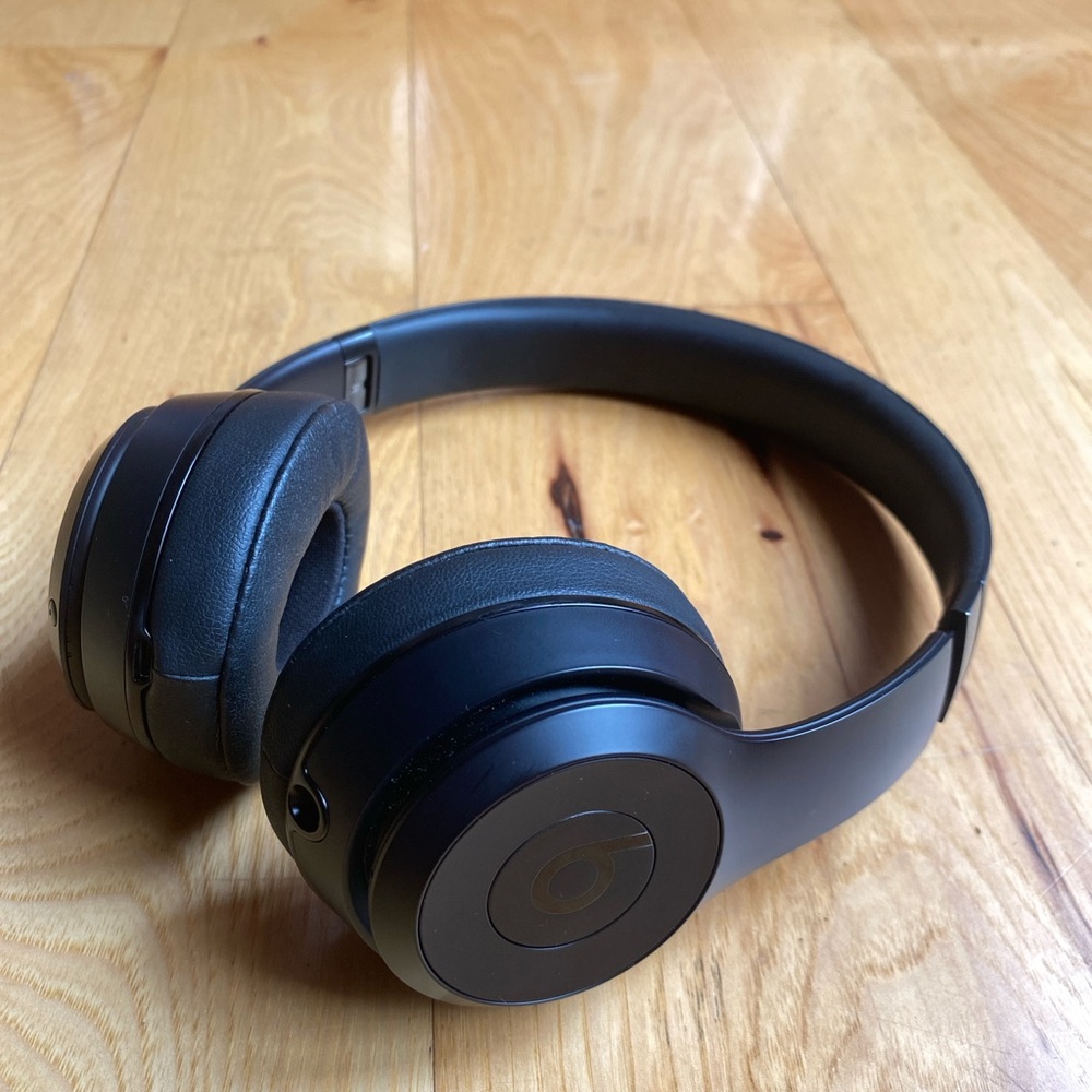 Beats by Dre Matte Black Over-Ear Headphones